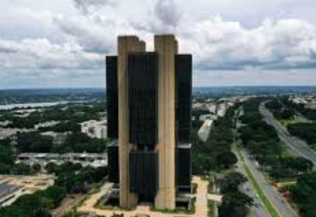 Comitê de Política Monetária do Banco Central mantém juros em 13,75% ao ano