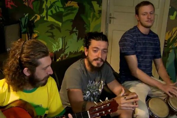 Banda cai em emboscada e tem instrumentos roubados em SP