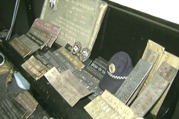 Imagem da noticia Bandidos invadem cemitério e roubam placas de bronze dos túmulos
