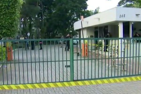 Imagem da noticia Bandidos invadem prédio da Cetesb e explodem caixas eletrônicos
