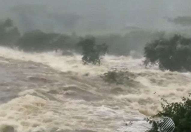 Imagem da noticia Barragem se rompe e atinge povoado no interior de Bahia