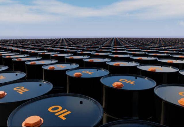 Rússia rejeita teto para preço do petróleo; Opep+ mantém produção reduzida