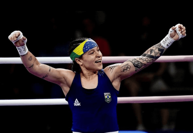 Imagem da noticia Olimpíada 2024: Bia Ferreira vence holandesa, avança à semifinal e garante medalha para o boxe