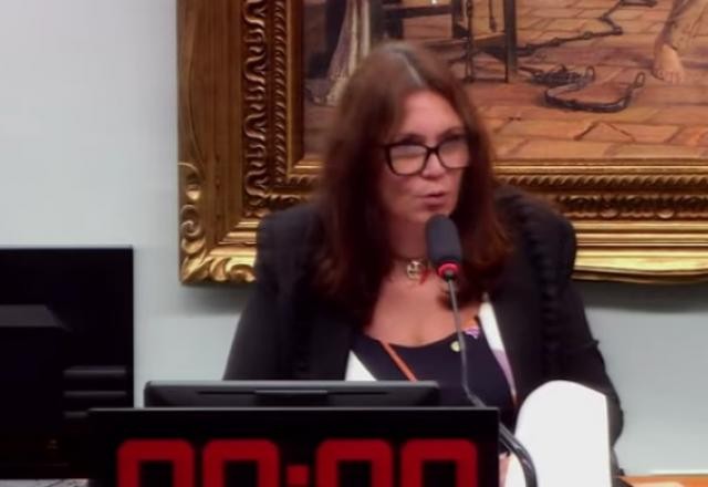 Imagem da noticia Aliada de Bolsonaro, Bia Kicis é eleita presidente da CCJ da Câmara