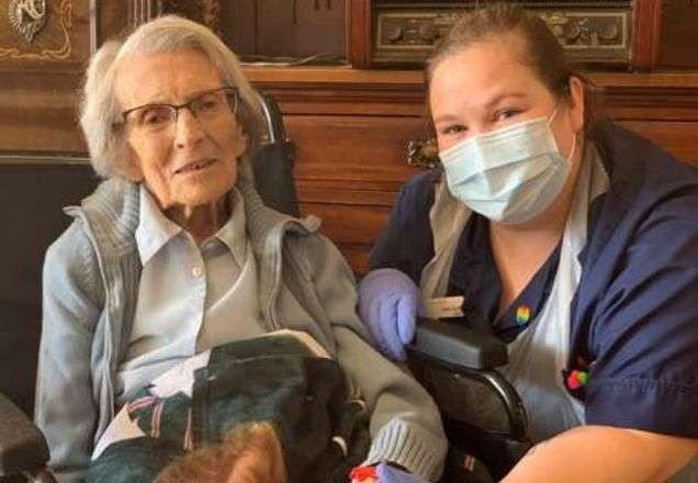 Boa notícia: britânica de 106 anos está curada do novo coronavírus