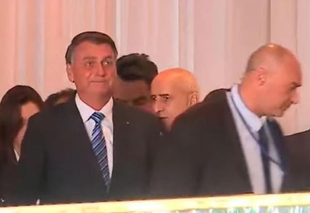 Imagem da noticia Poder Expresso: Bolsonaro quebra silêncio e diz que cumprirá Constituição