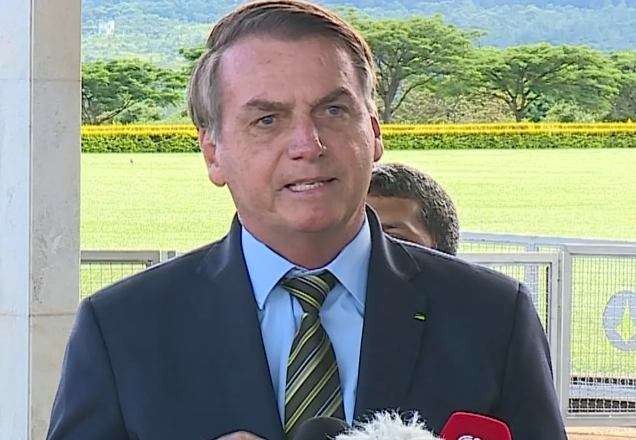 Imagem da noticia Bolsonaro anuncia ajuda aos estados e municípios para combate à Covid-19