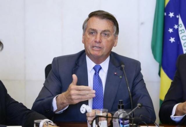 Bolsonaro: "Brasil não pode ficar refém de uma ou duas pessoas"