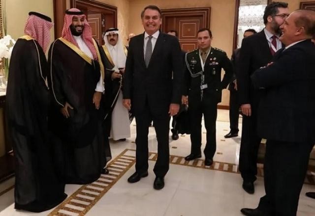 Imagem da noticia Todos os homens do presidente: investigações miram entorno de Bolsonaro