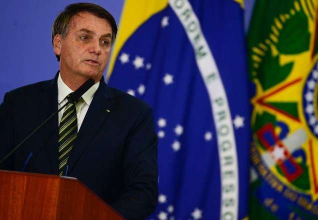 Bolsonaro coloca academia e salões de beleza como serviços essenciais