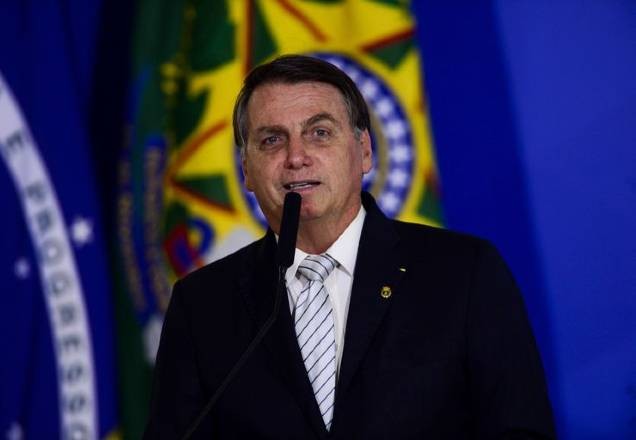 Bolsonaro considera militarização da Amazônia após fala de Biden