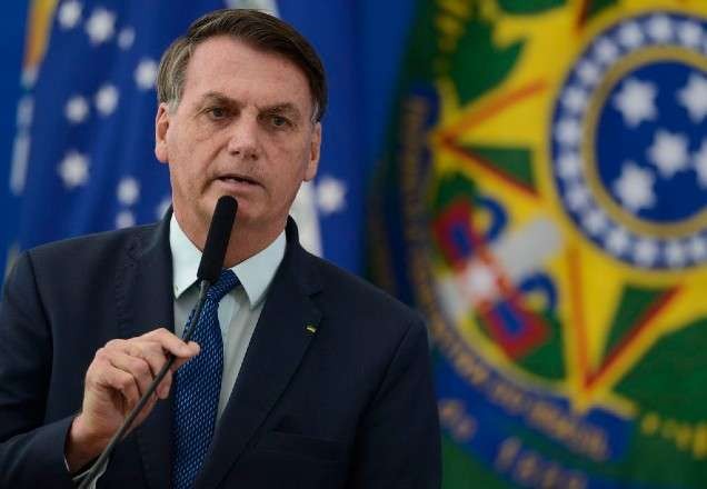 Bolsonaro defende fim de restrições: "Se agravar, vem para o meu colo"