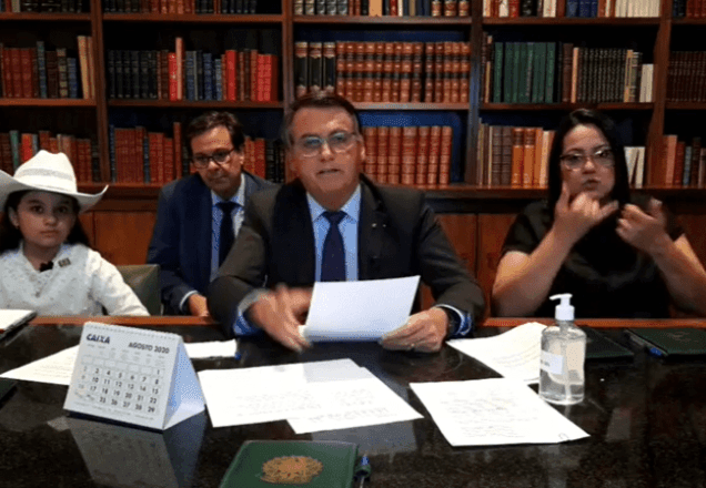 Imagem da noticia Bolsonaro diz que deu aval para ministério notificar supermercados