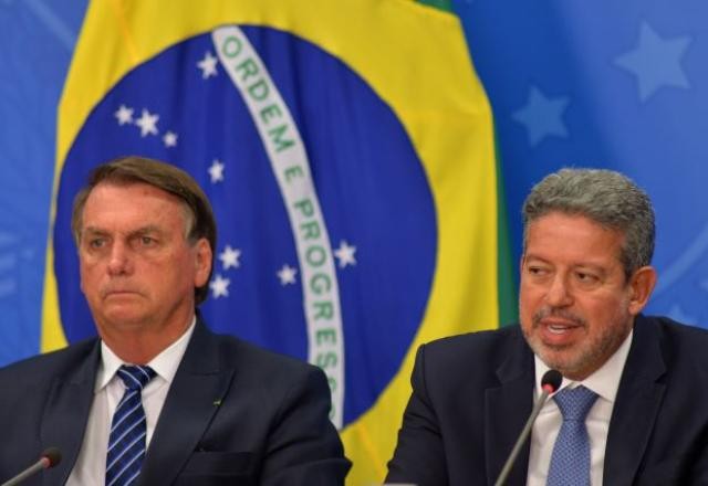 Após Bolsonaro pedir CPI, Centrão arma ataque contra a Petrobras