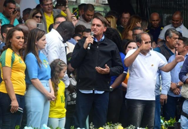 Bolsonaro critica Moraes por suspender inquéritos contra institutos de pesquisa