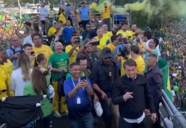 Imagem da noticia No Rio, Bolsonaro defende empresários alvos de ação no STF