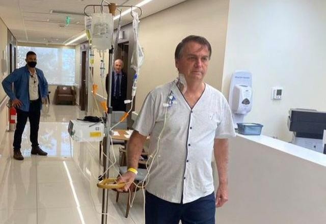 Bolsonaro deve receber alta neste domingo, diz médico que o acompanha