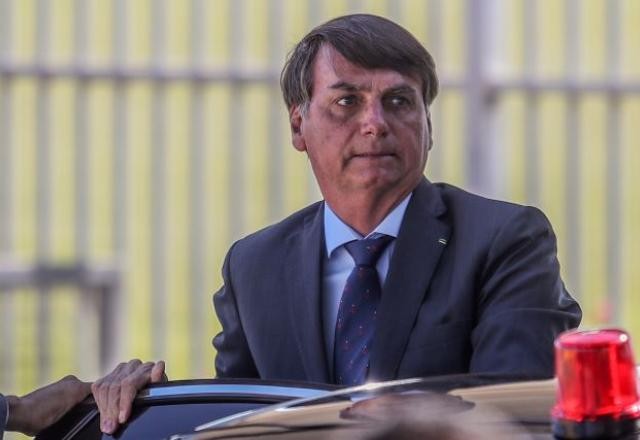 Imagem da noticia Bolsonaro diz que Saúde estuda rebaixar covid de pandemia para endemia