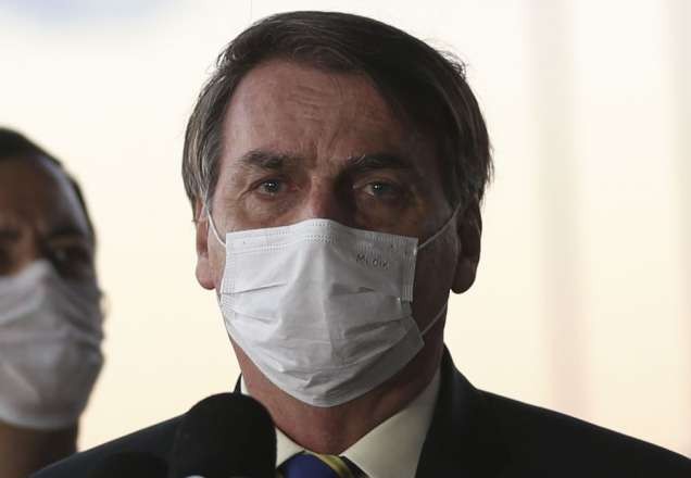 Bolsonaro manifesta "profunda tristeza" por explosão no Líbano