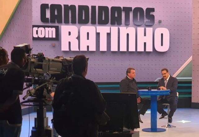 Imagem da noticia Candidatos com Ratinho: Bolsonaro volta a prometer auxílio fixo de R$ 600