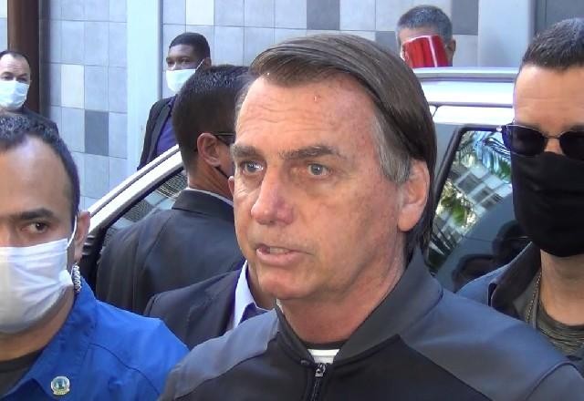 Bolsonaro tem melhora no quadro clínico e recebe alta