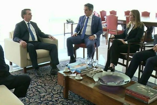 Imagem da noticia Bolsonaro se reúne com líderes de partidos em busca de apoio para Reforma