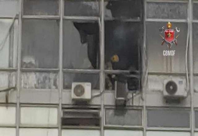 Imagem da noticia Vídeo: Incêndio atinge prédio do Comando da Marinha, em Brasília