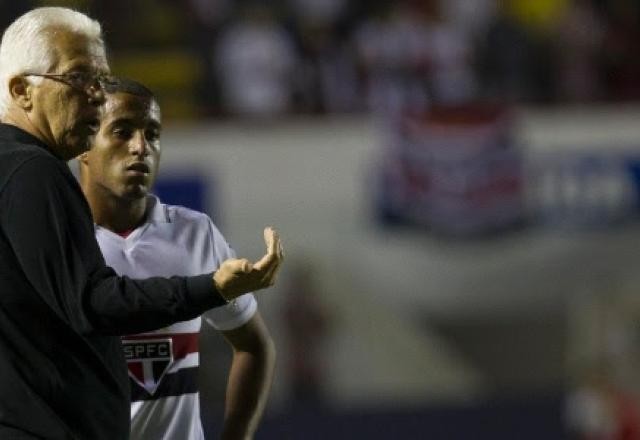 Imagem da noticia Ladrões roubam medalha de campeão do mundo da casa de Emerson Leão