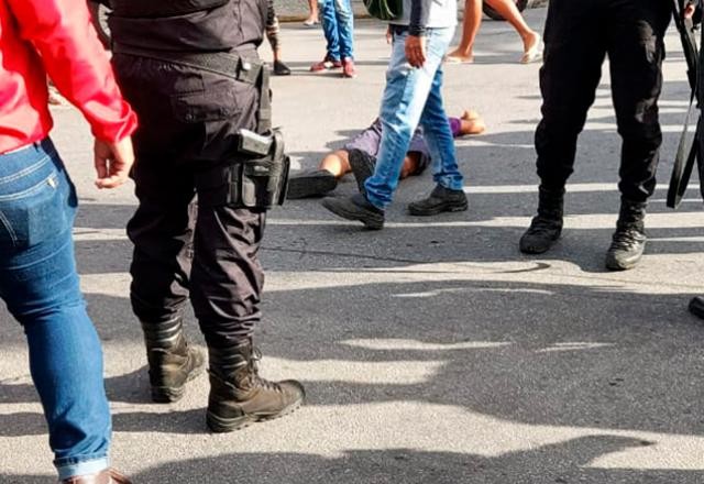 Imagem da noticia Mulher é feita refém em Angra dos Reis, criminoso é morto pela polícia