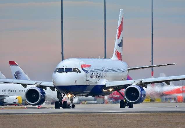 Brasil vai reabrir fronteiras aéreas para estrangeiros