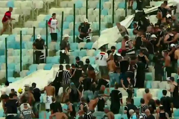 Imagem da noticia Brigas dentro e fora de campo marcam rodada do Campeonato Brasileiro