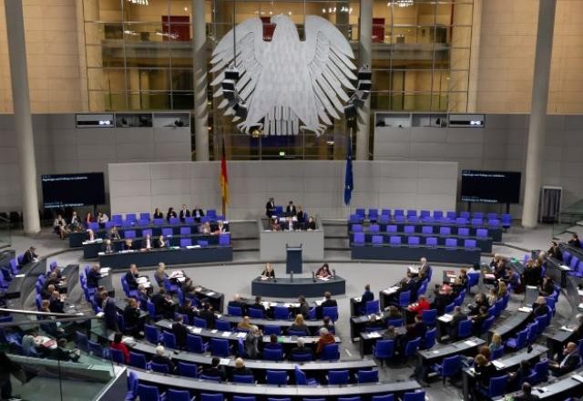 Imagem da noticia Alemanha: com margem mínima, centro-esquerda pode vencer eleições