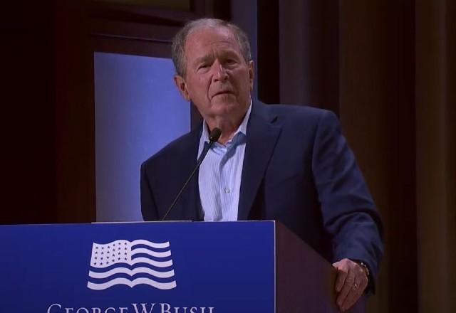 Imagem da noticia Bush confunde Ucrânia com Iraque ao criticar "invasão brutal"