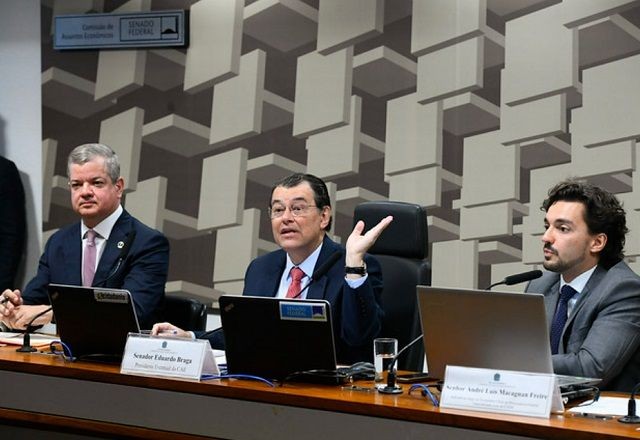 Imagem da noticia Comissão do Senado aprova indicado de Lula ao Conselho Administrativo de Defesa Econômica