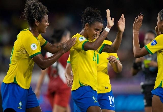 Imagem da noticia Governo do DF vai adotar ponto facultativo em jogos da Seleção na Copa feminina