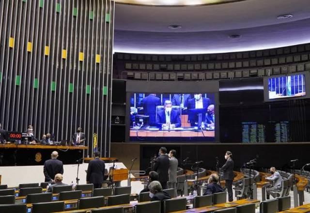 Imagem da noticia Deputados votam revogação da Lei de Segurança Nacional