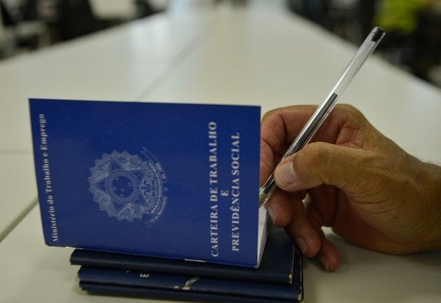 Desemprego sobe a 7,9%, mas é o menor para o 1º trimestre desde 2014