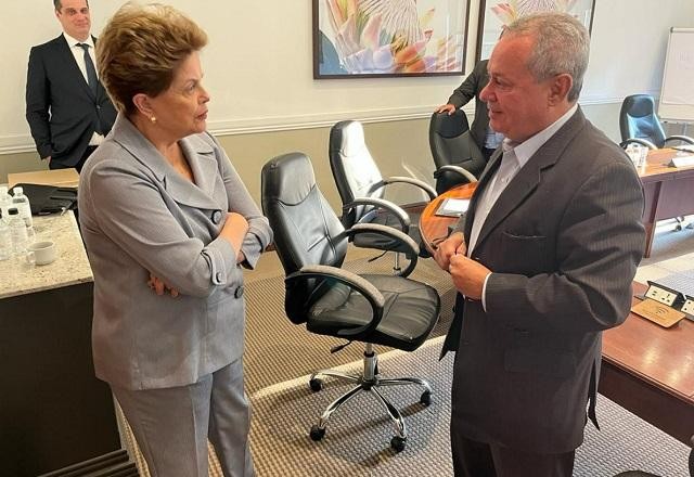 Imagem da noticia Presidente eleito da CNI e Dilma conversam sobre financiamento de projetos