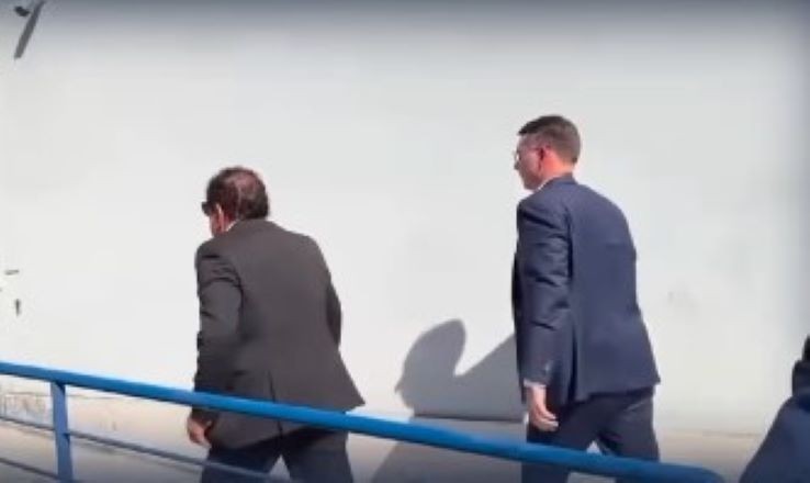 Imagem da noticia Flávio Bolsonaro, Damares e outros senadores visitam Zambelli em prisão na Itália 