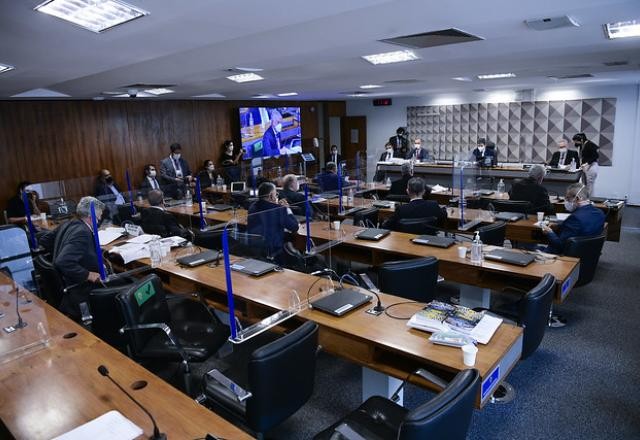 Imagem da noticia CPI marca depoimento de Luciano Hang para 4ª feira