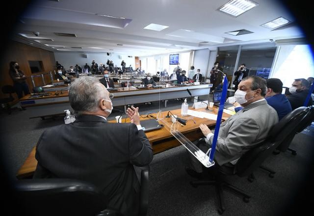 Imagem da noticia CPI da Pandemia espera Osmar Terra e Filipe Martins nesta semana