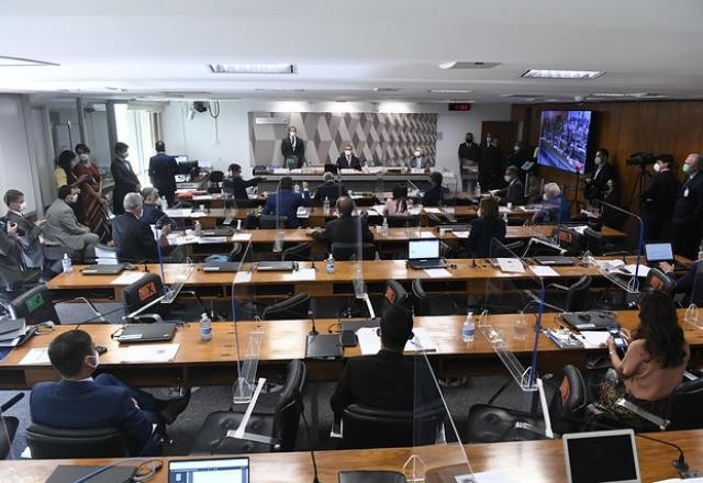 Imagem da noticia Rosa Weber dá prazo para receber informações sobre governadores na CPI