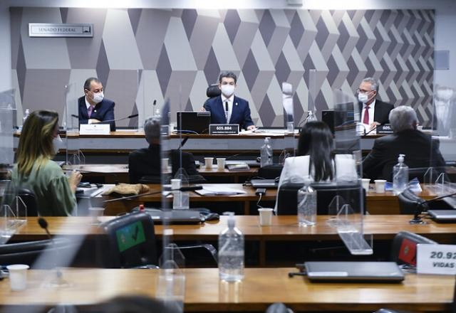 Imagem da noticia Randolfe apresenta pedido para nova CPI da Covid