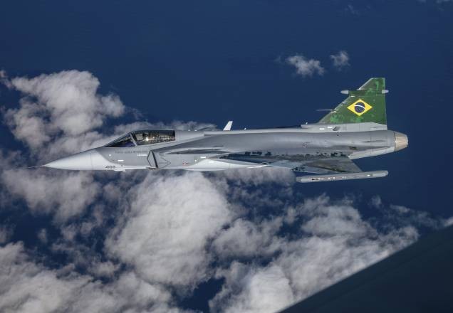 Imagem da noticia Caça Gripen faz 1º voo em território brasileiro; assista ao vídeo