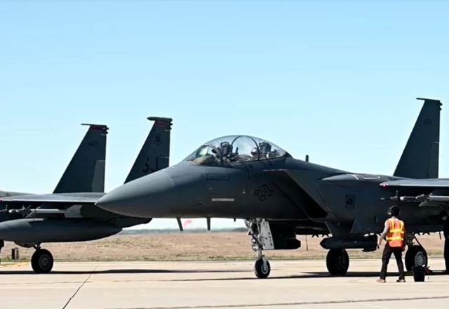 Imagem da noticia Caça americano é abatido no Irã e EUA iniciam operação de resgate