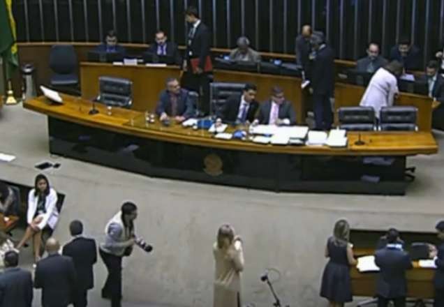 Imagem da noticia Câmara aprova projetos de combate à violência contra a mulher