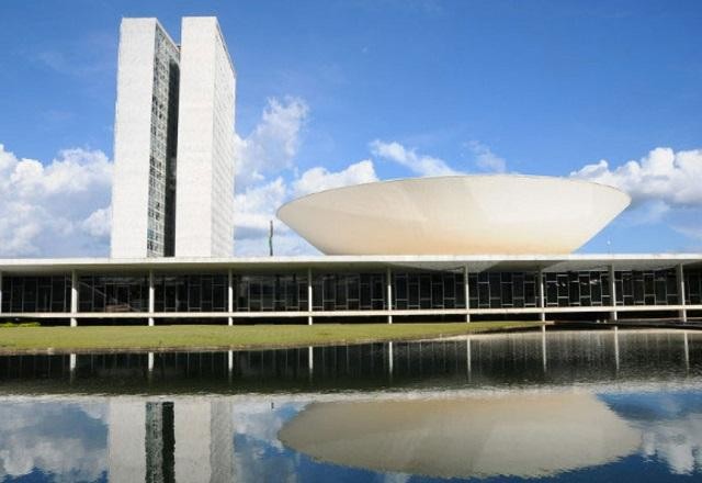 Imagem da noticia Câmara faz minuto de silêncio pelas mortes de Rita Lee e David Miranda