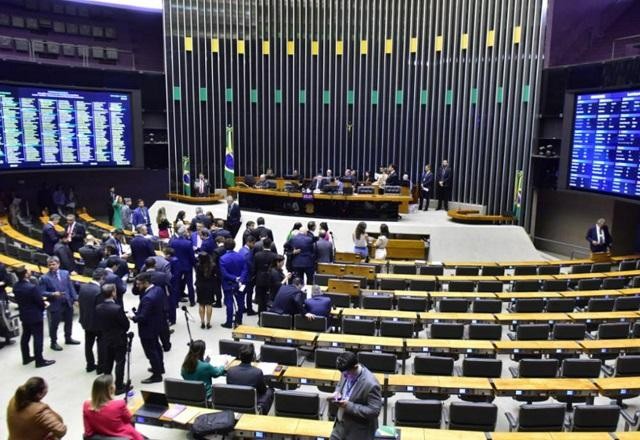 Imagem da noticia Deputados governistas não veem necessidade de fatiamento da PEC da reforma tributária