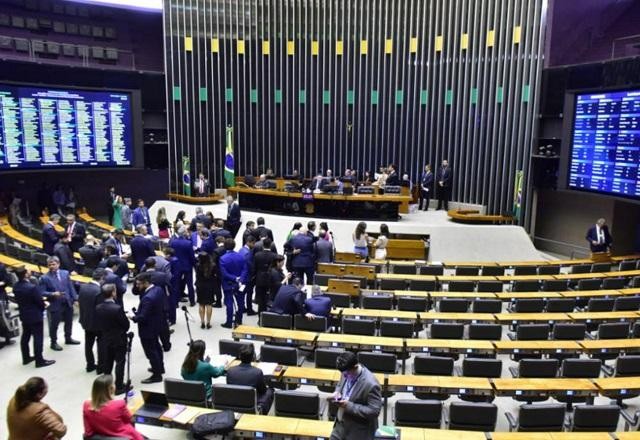 Deputados governistas não veem necessidade de fatiamento da PEC da reforma tributária