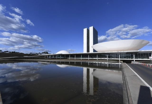 Imagem da noticia Em 4ª feira agitada, Câmara votará urgência em novas regras fiscais